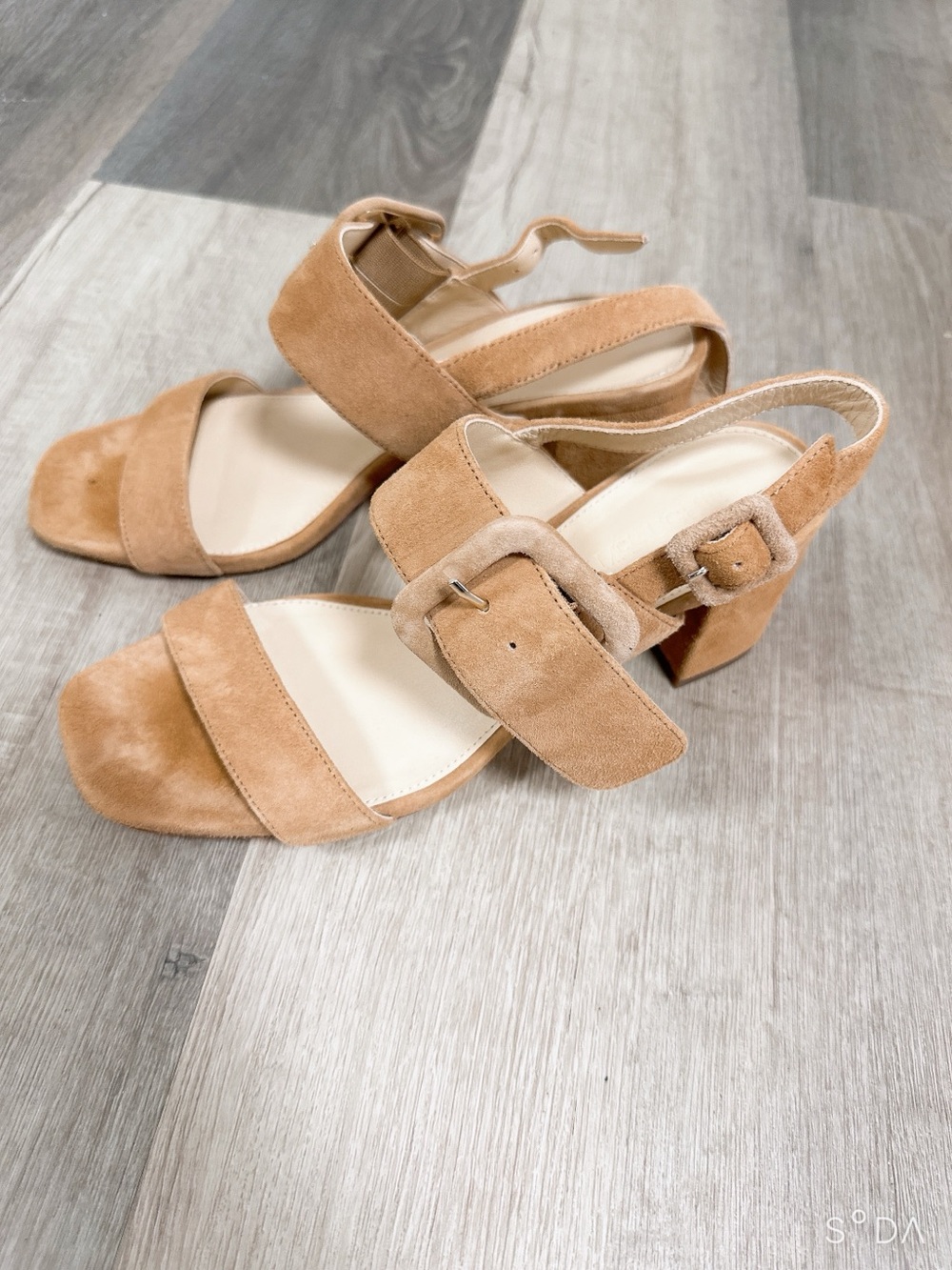 J.McLaughin Suede Block Heel Sandals in Camel 6.5